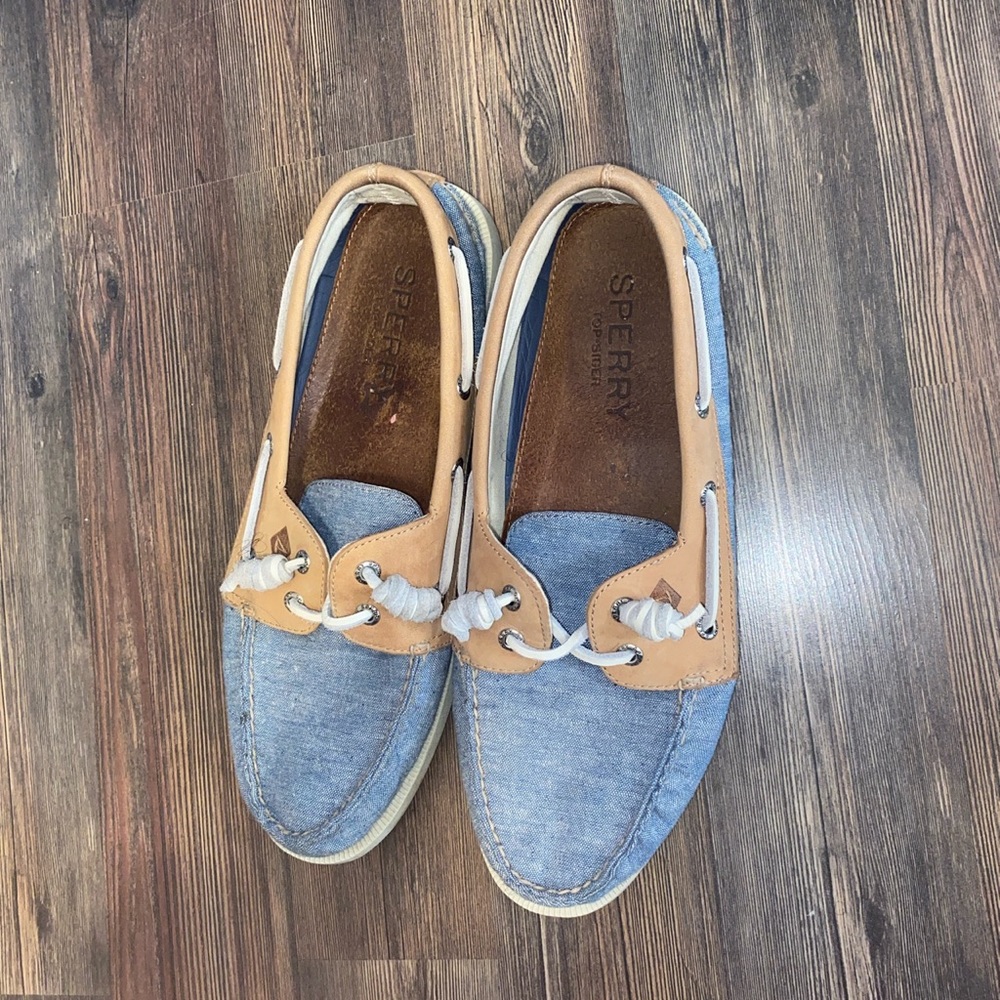 Sperry boat shoes